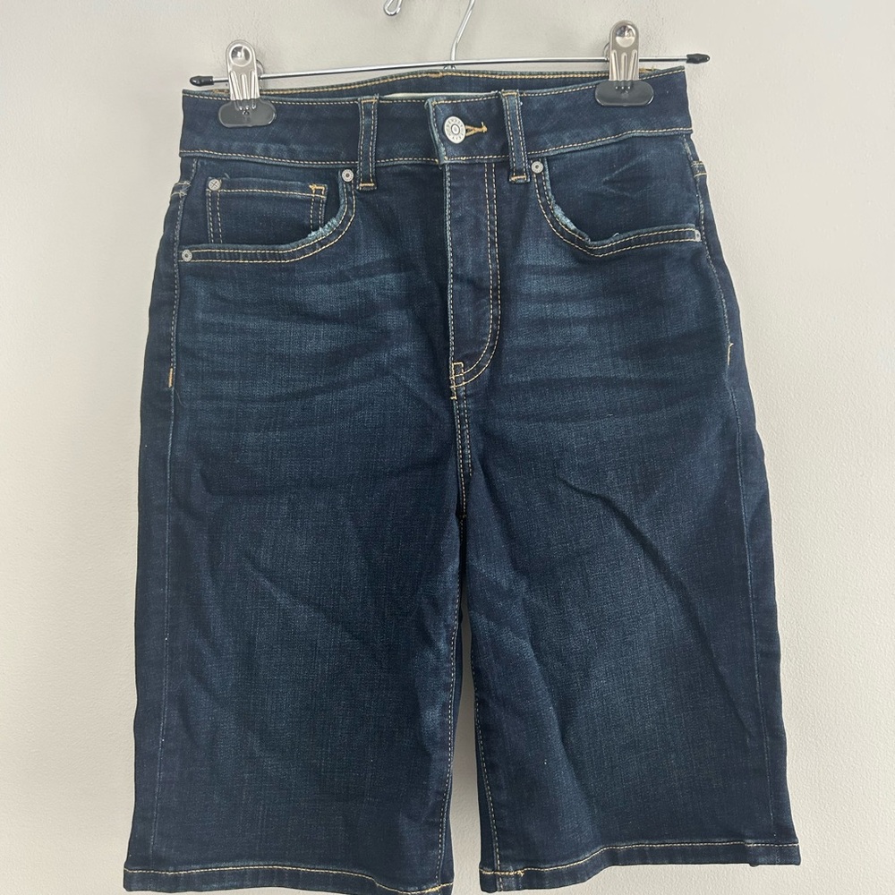 Denver Hayes women’s 6 Dark wash denim modest Jean Shorts